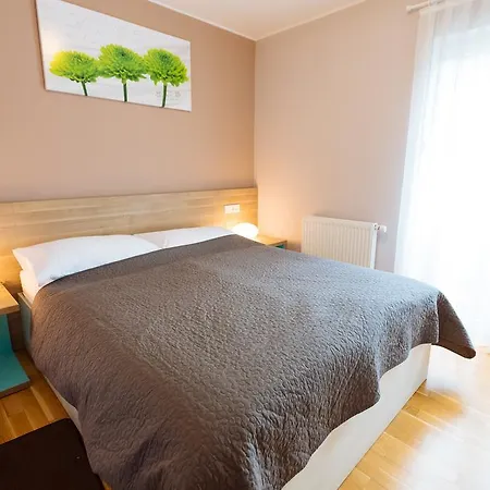Maline Apartment *